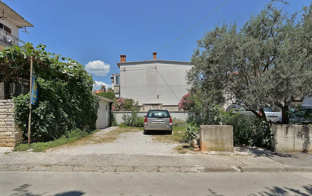 Apartments Ana 1684 Pula Kroatien