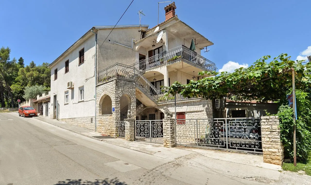 Apartments Ana 1684 Pula 0*,  Kroatien