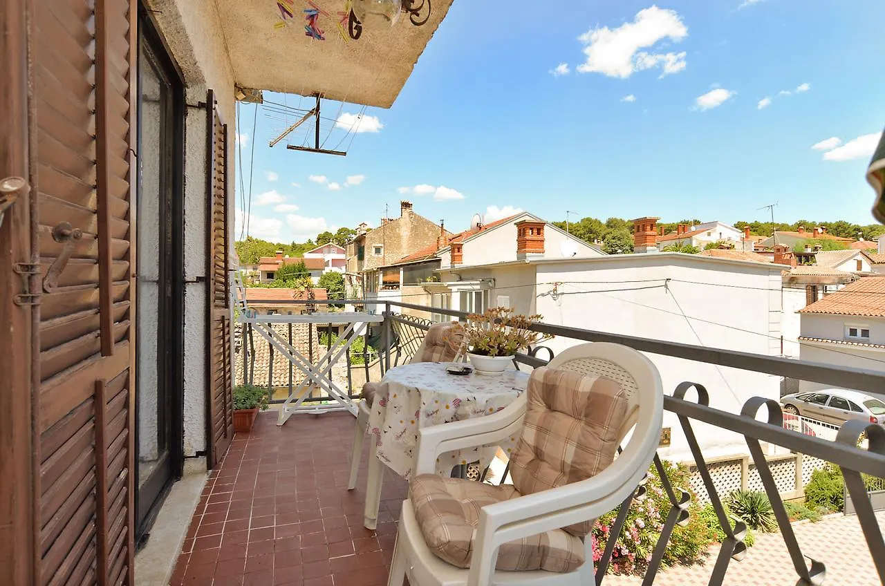 Apartments Ana 1684 Pula