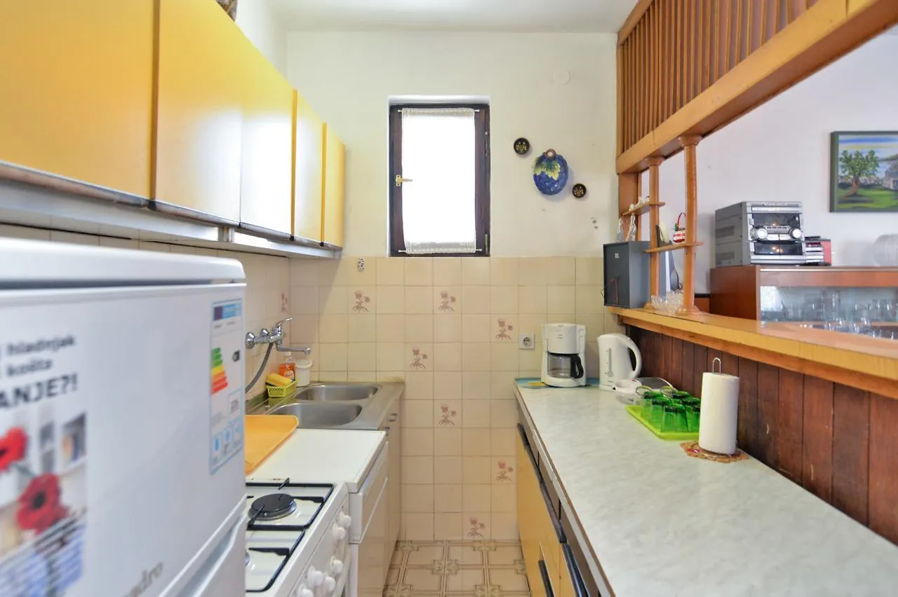 Apartments Ana 1684 Pula Kroatien